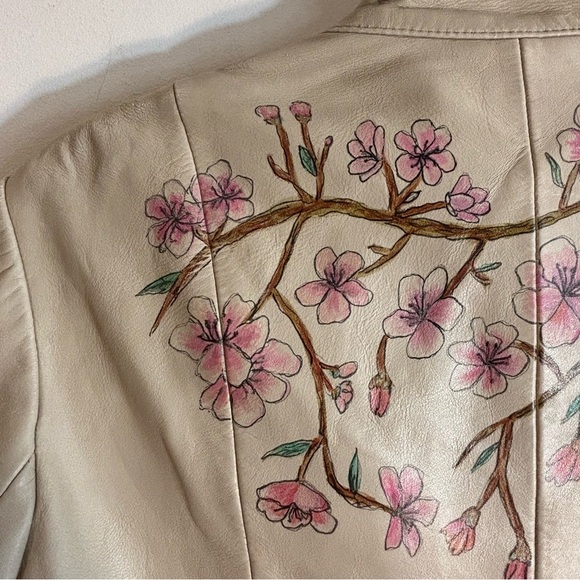 CUERO Sz M Leather Jacket Handpainted Cherry Blossoms Zipper Closure Lined - Picture 9 of 14